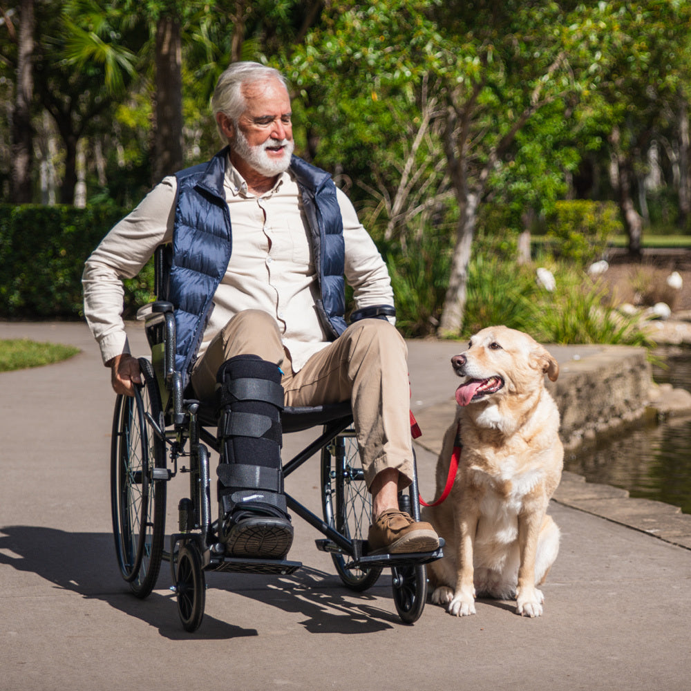 Equipmed 24 Inch Folding Bariatric Wheelchair, XL Wide Design, 136kg Capacity, Park Brakes, Retractable V219-HELWLCEQS24A