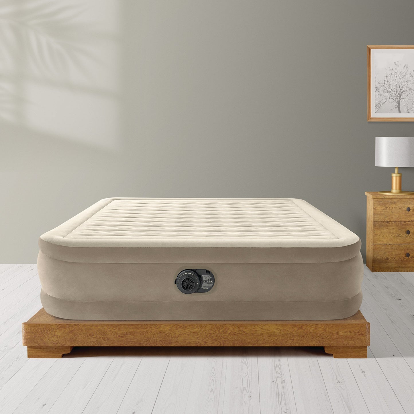 Intex Dura-Beam Deluxe Queen Ultra Plush Air Mattress V240-64428NZ