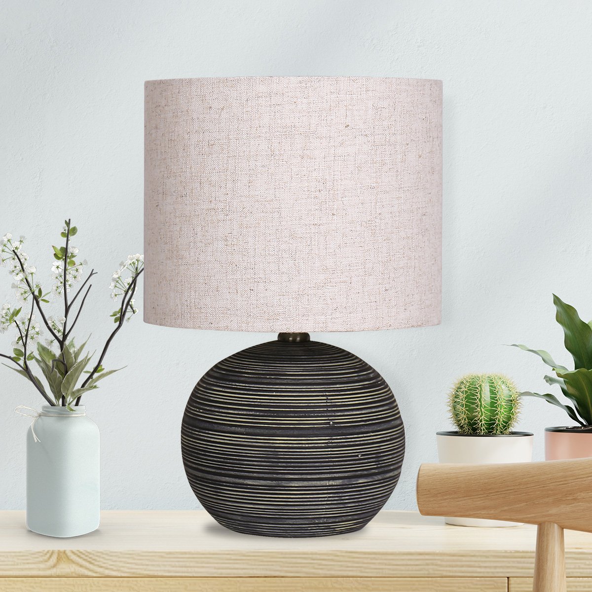 Sarantino Ceramic Table Lamp With Striped Pattern In Antique Black V240-LMP-MLM-4502