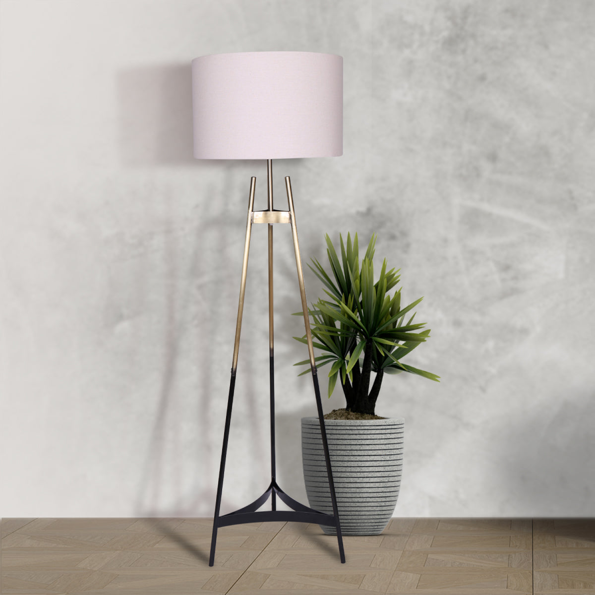 Sarantino Metal Tripod Electric Floor Lamp Gradient Finish V240-LMP-MLM-50019-02