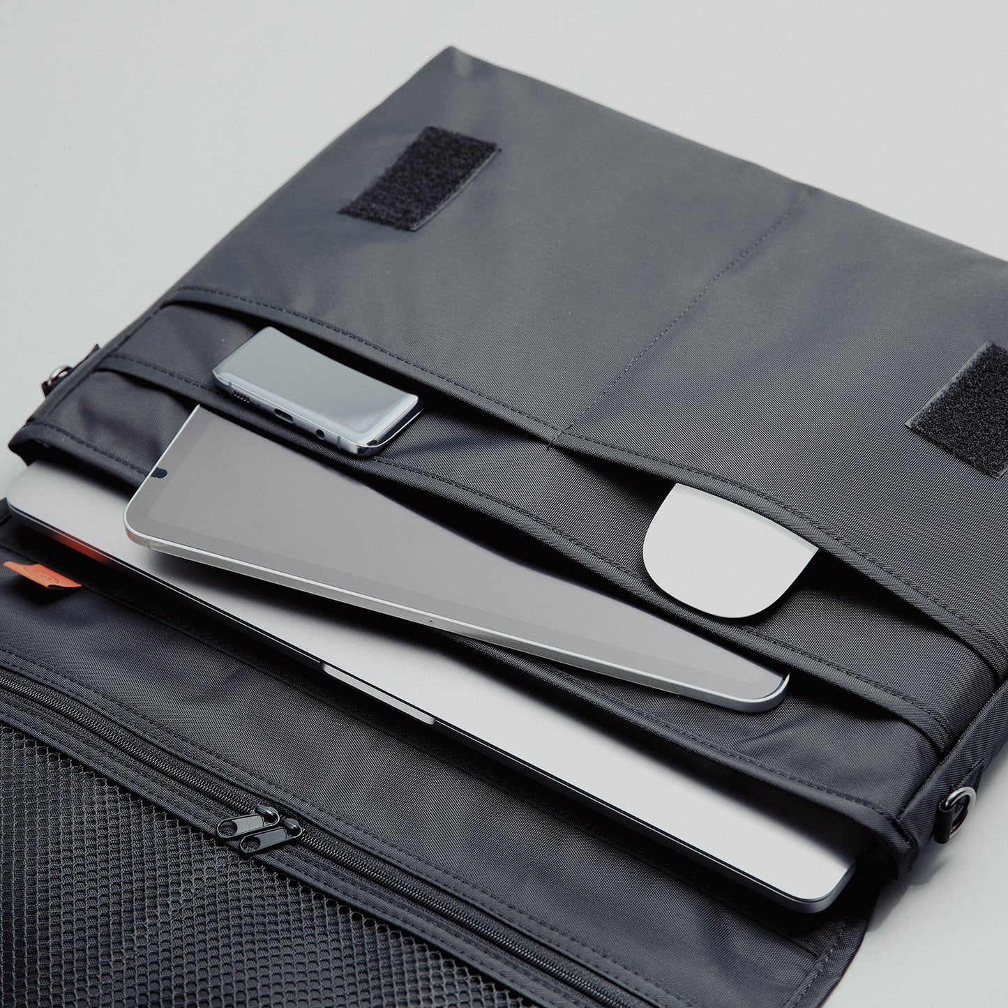15.6/16 inch Laptop Sleeve Padded Shoulder Bag Travel Carry Case LATO BLACK V274-OF-DST-LAPBG108L-BK