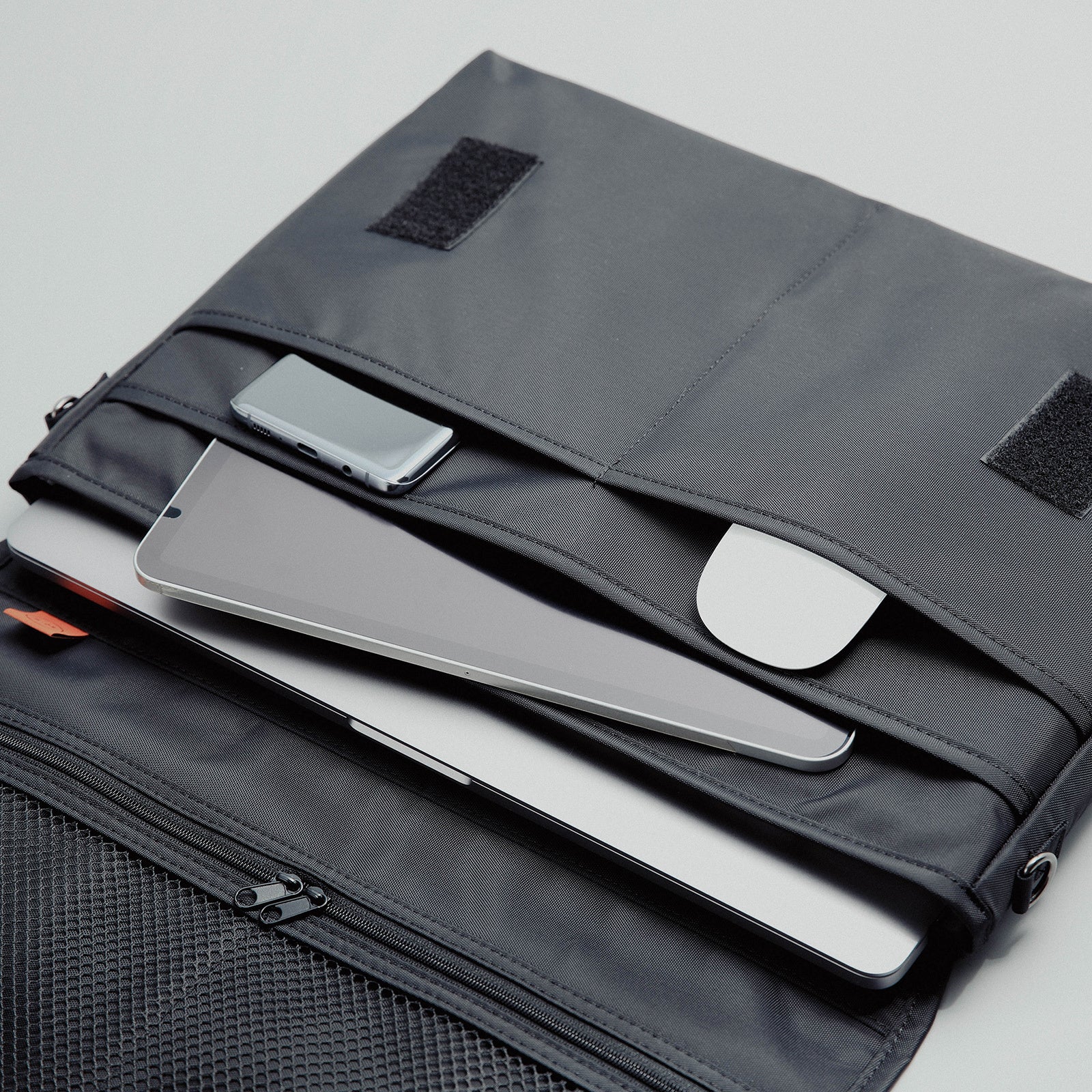 15.6/16 inch Laptop Sleeve Padded Shoulder Bag Travel Carry Case LATO BLACK V274-OF-DST-LAPBG108L-BK