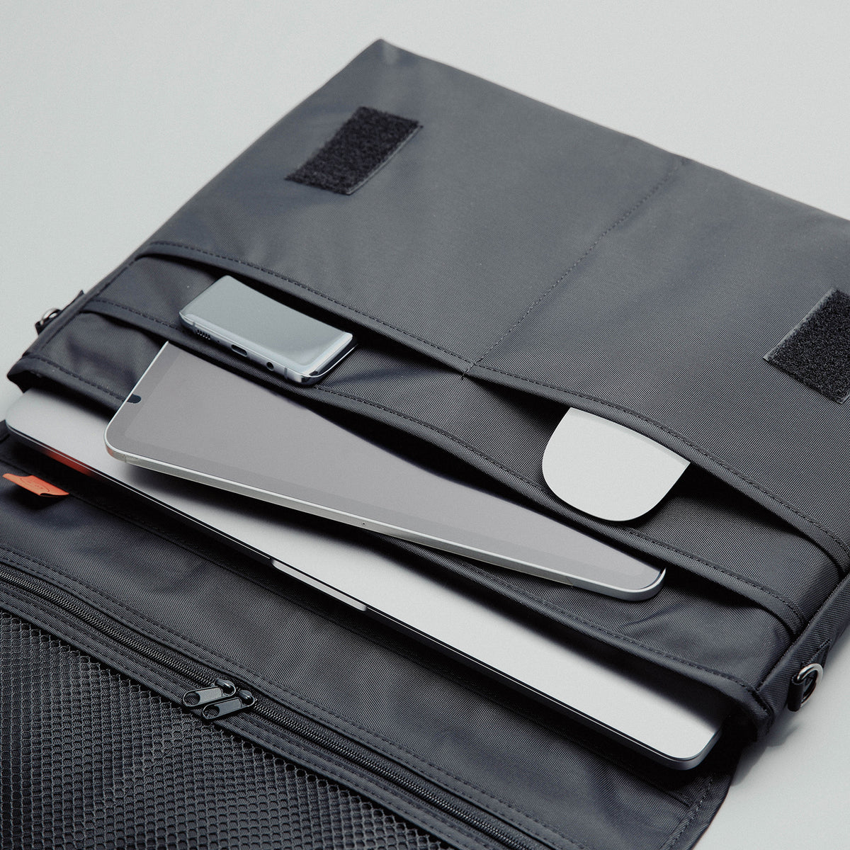 15.6/16 inch Laptop Sleeve Padded Shoulder Bag Travel Carry Case LATO BLACK V274-OF-DST-LAPBG108L-BK