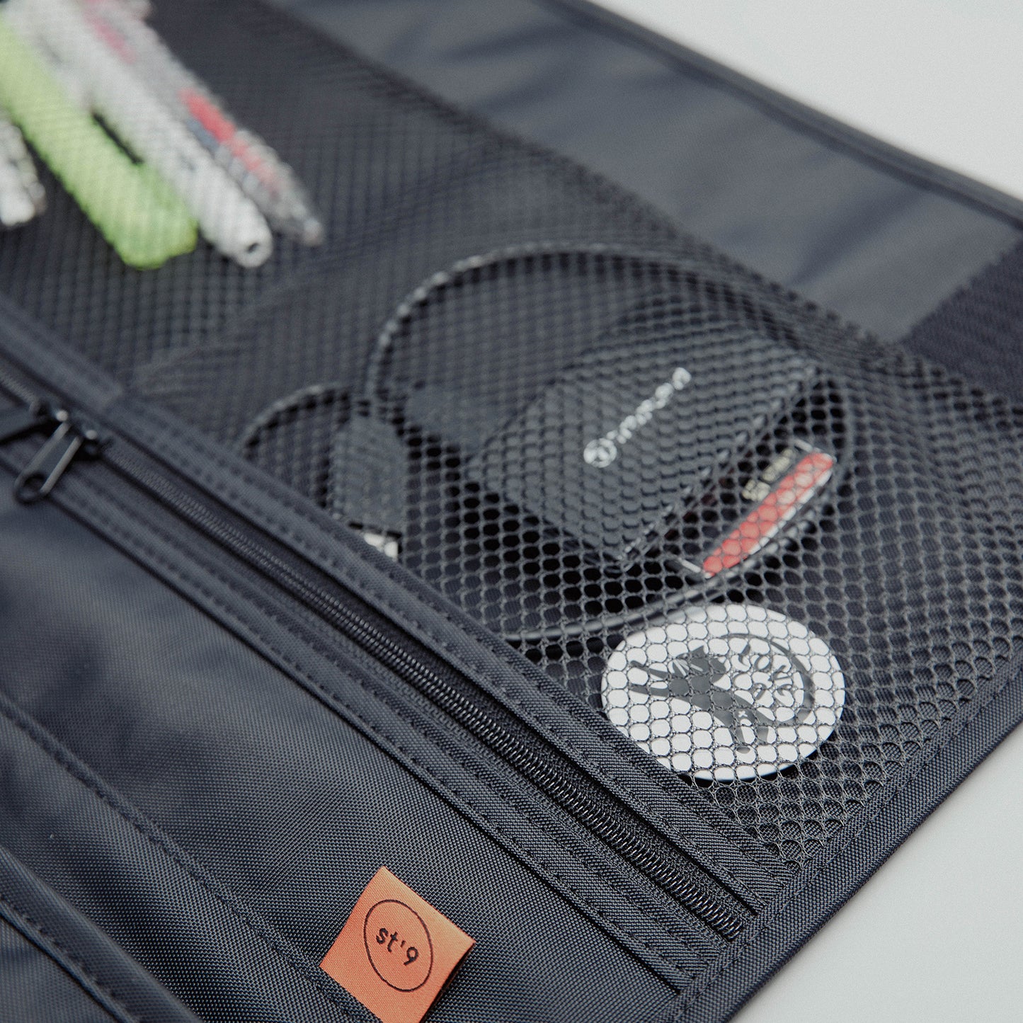 15.6/16 inch Laptop Sleeve Padded Shoulder Bag Travel Carry Case LATO BLACK V274-OF-DST-LAPBG108L-BK