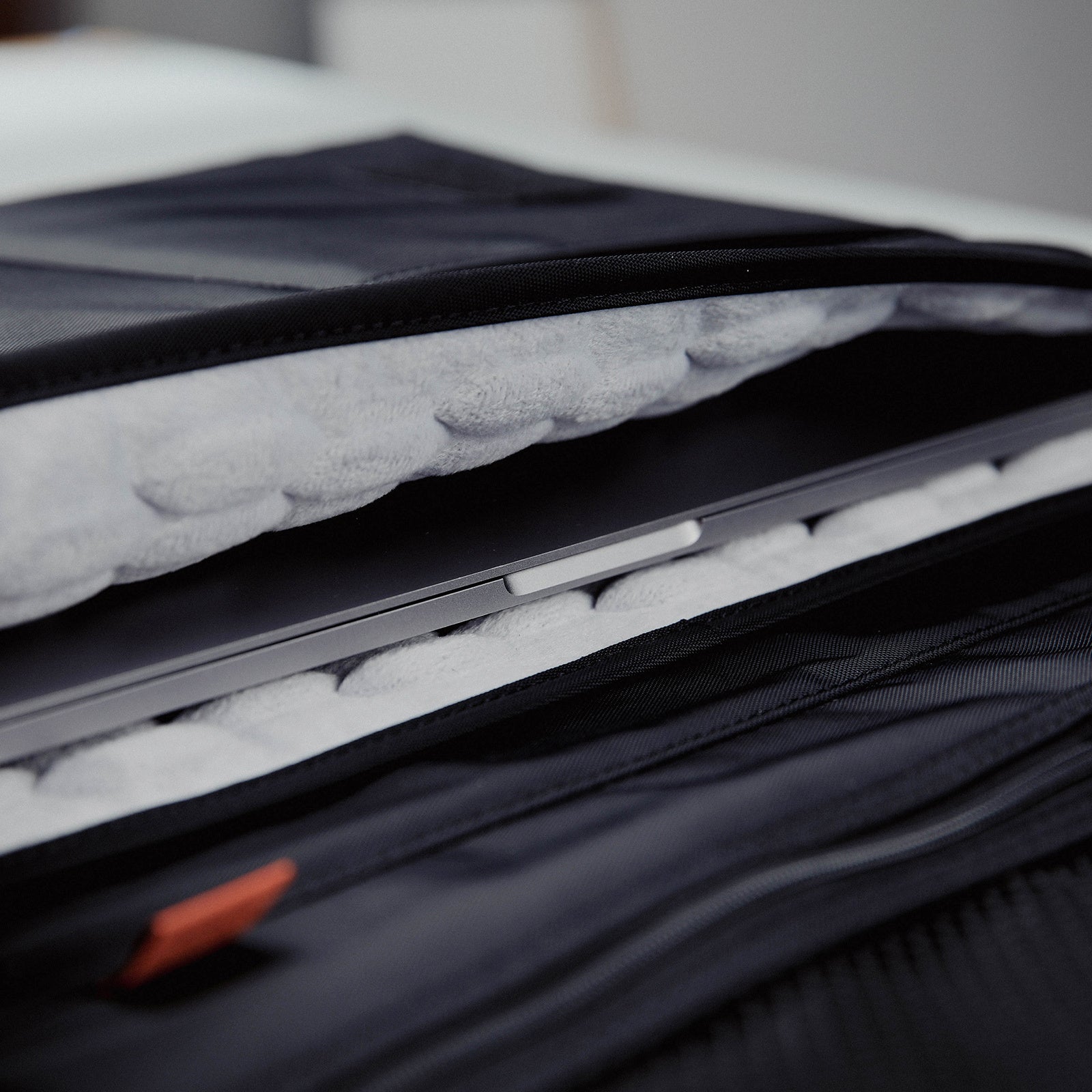 15.6/16 inch Laptop Sleeve Padded Shoulder Bag Travel Carry Case LATO BLACK V274-OF-DST-LAPBG108L-BK