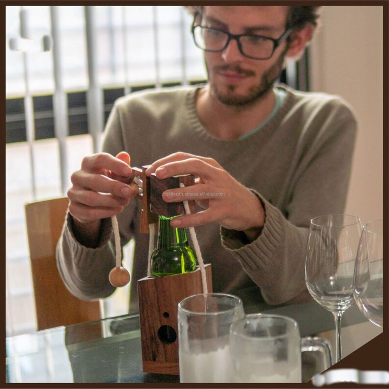 Brainteaser beer bottle mystery lock puzzle- open the lock before you can have a drink! Great party gift V277-BBBMLP