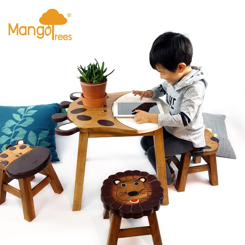 Hand Carved Children's Table Wooden GIRAFFE Theme V277-HCCTWGT