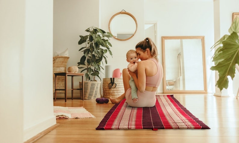 Day bed Roll Out Mattress XL Large Foldout Mat relaxation day bed camping or Yoga Matt Natural Kapok Filled V277-MAT120X200RED