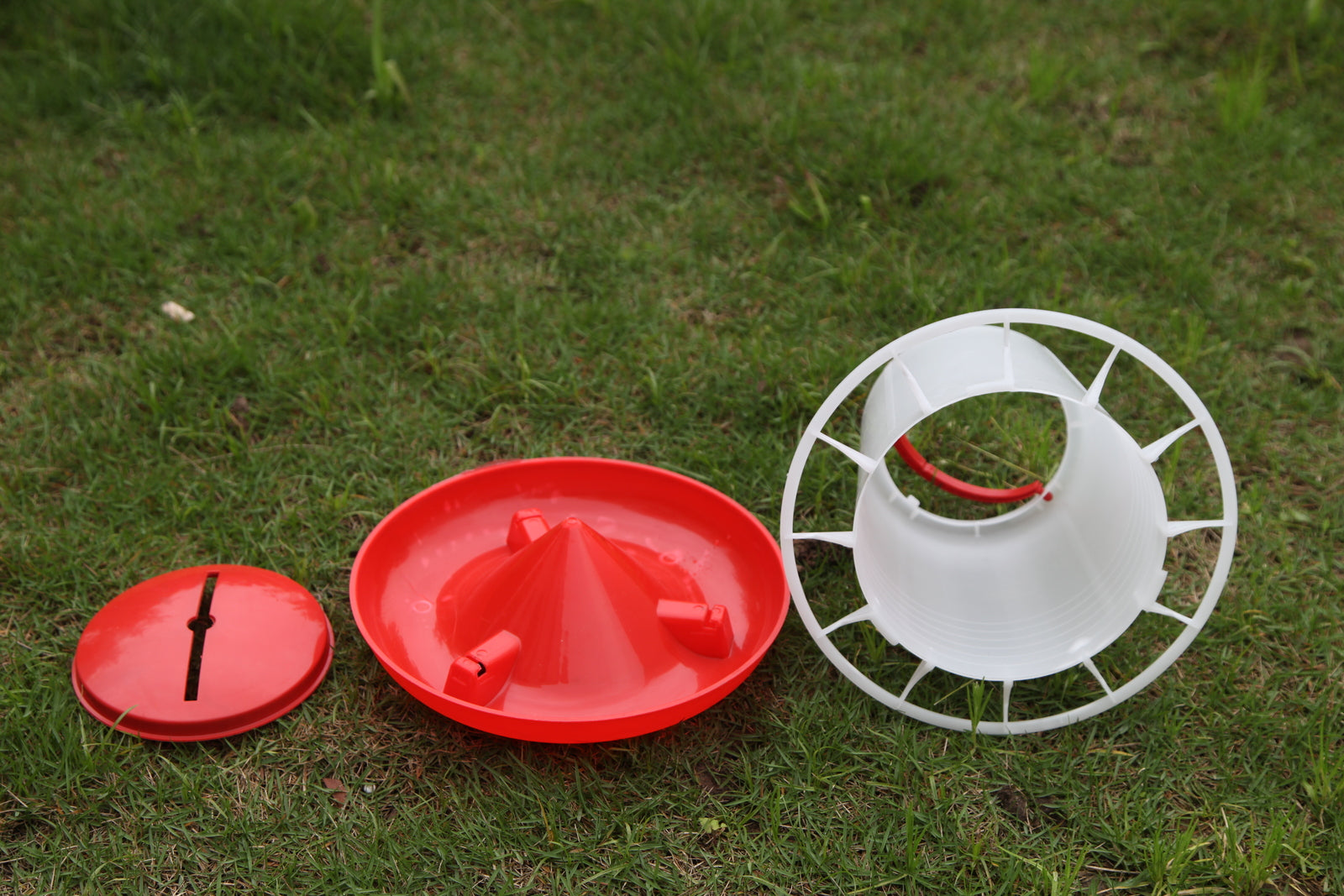 YES4PETS Farm Poultry Bird Chicken Water Drinker 3 L & 3 kg Food Grain Seed Feeder Set V278-CHICKEN-DRINKER-FEEDER