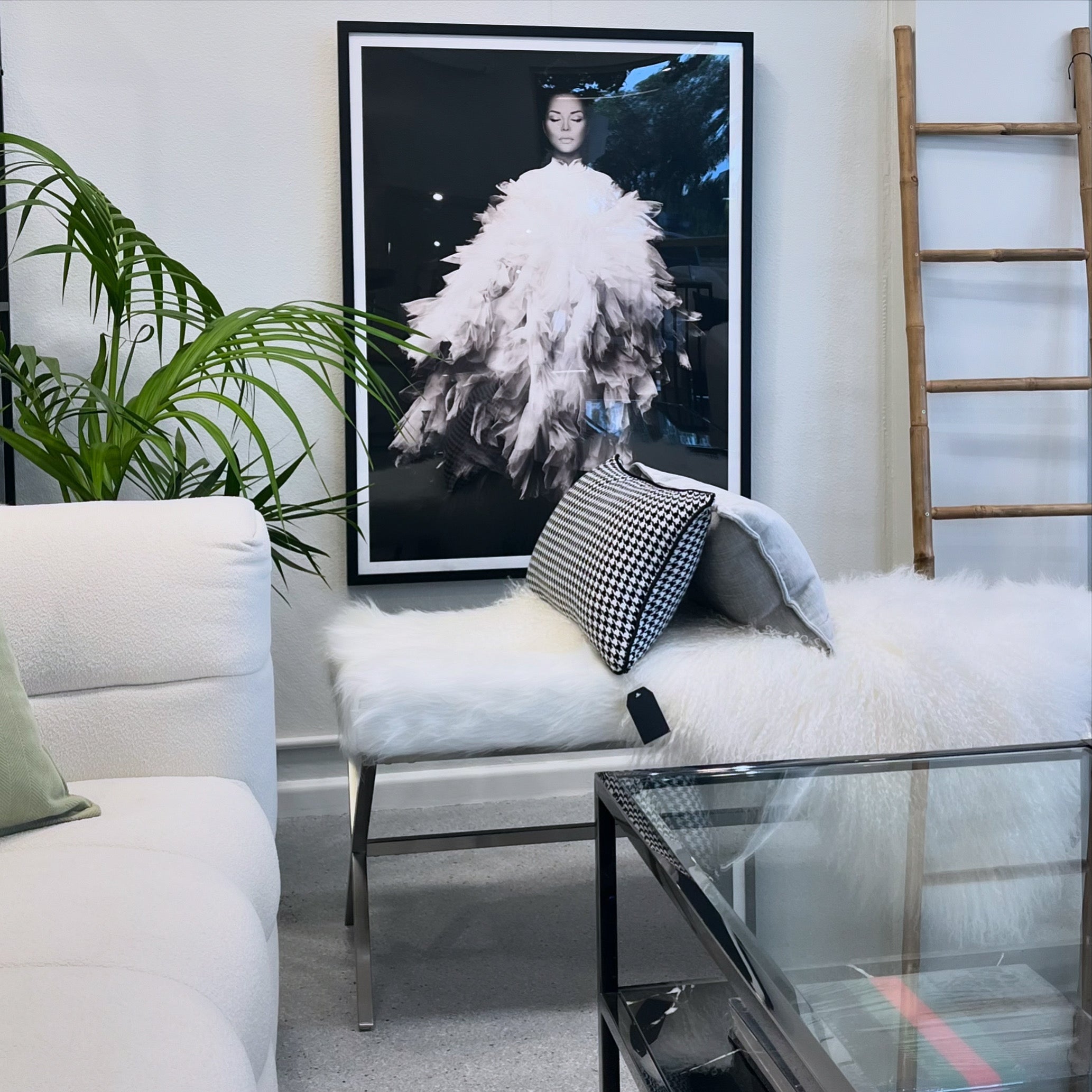 Interior Ave - Oxley Fur Bench - White & Silver V355-IA-B-OWS