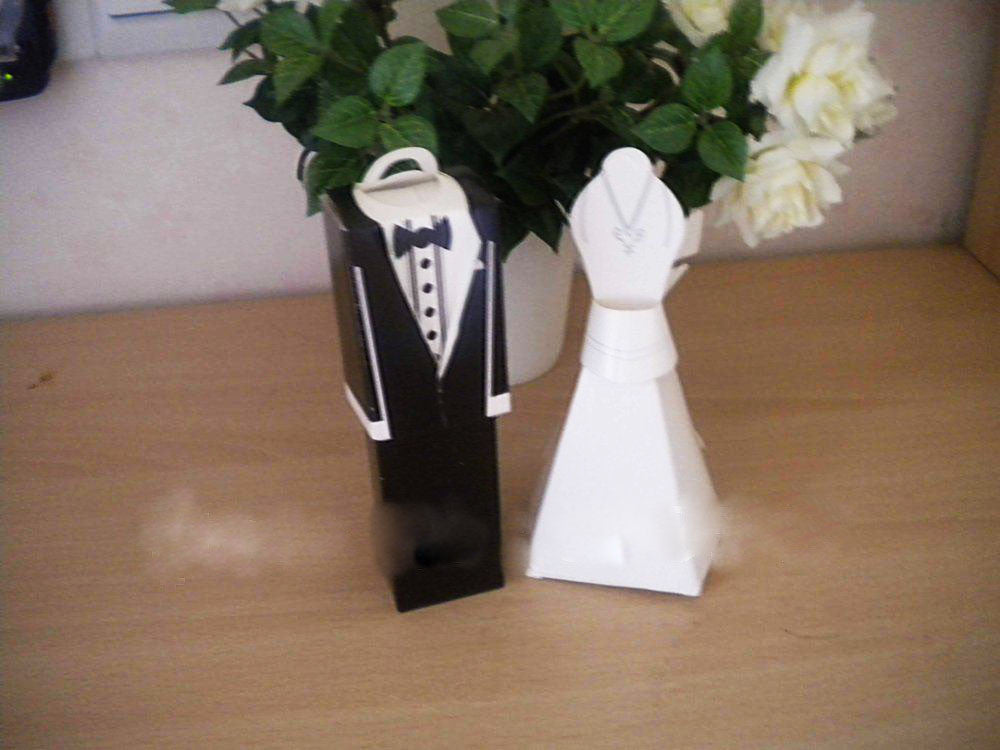 100 Pack of 50 Bride and 50 Groom Wedding Bridal Bomboniere Favor Candy Choc Almond Box - Kate Aspen Design V382-100BRIDEGROOMBXKA