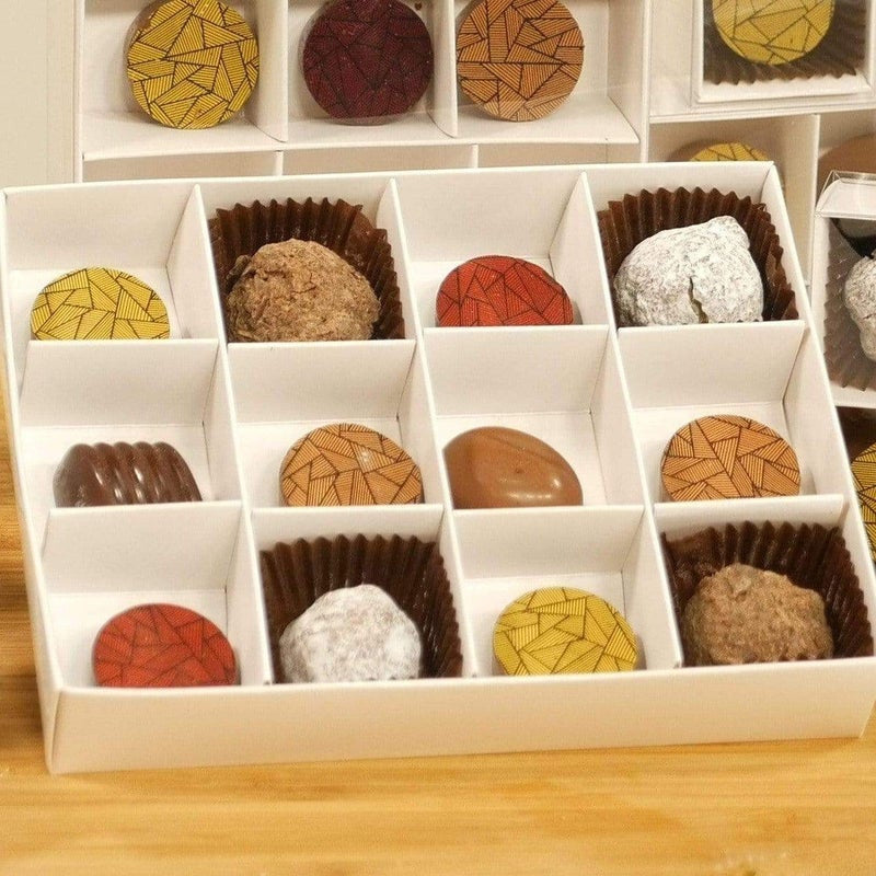 10 Pack of White Card Chocolate Sweet Soap Product Retail Gift Box - 12 bay 4x4x3cm Compartments - Clear V382-10CHOC12BAY