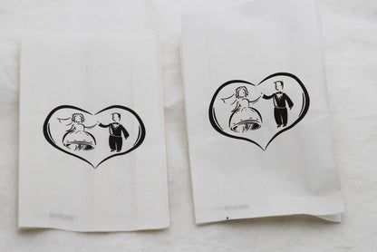 100 Pack Wedding Cake Bags Greaseproof Wax Paper Slice Take Home Favour Bride Groom in Heart V382-CAKEBAG100WALTZ