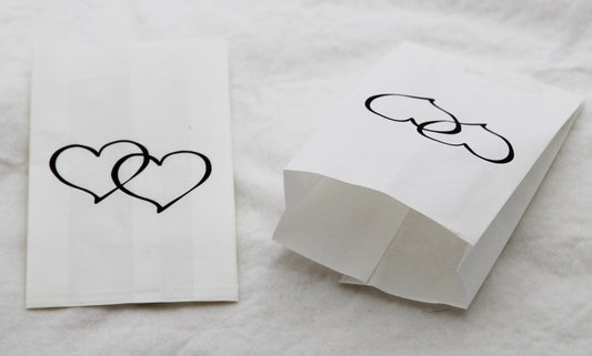 50 Pack Wedding Cake Bags Greaseproof Wax Paper Slice Take Home Favour Large Heart V382-CAKEBAG50BLKHRT
