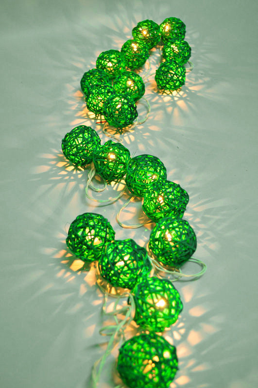 1 Set of Green 5cm Rattan Cane 20 Ball Battery Powered 3m String Lights Christmas Gift Home Wedding Party V382-GREENRATTBALLBATT20