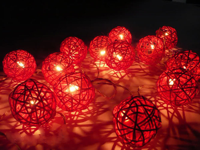 1 Set of Red 5cm Rattan Cane 20 Ball Battery Powered 3m String Lights Christmas Gift Home Wedding Party V382-REDRATTBALLBATT20