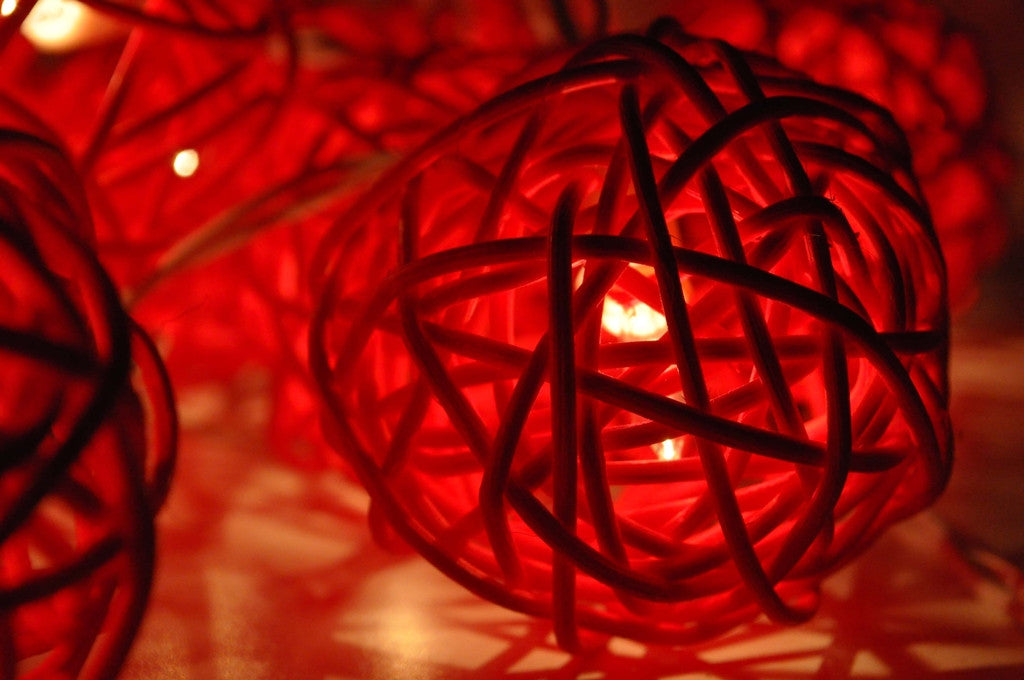 1 Set of Red 5cm Rattan Cane 20 Ball Battery Powered 3m String Lights Christmas Gift Home Wedding Party V382-REDRATTBALLBATT20