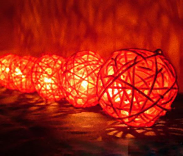 1 Set of Red 5cm Rattan Cane 20 Ball Battery Powered 3m String Lights Christmas Gift Home Wedding Party V382-REDRATTBALLBATT20