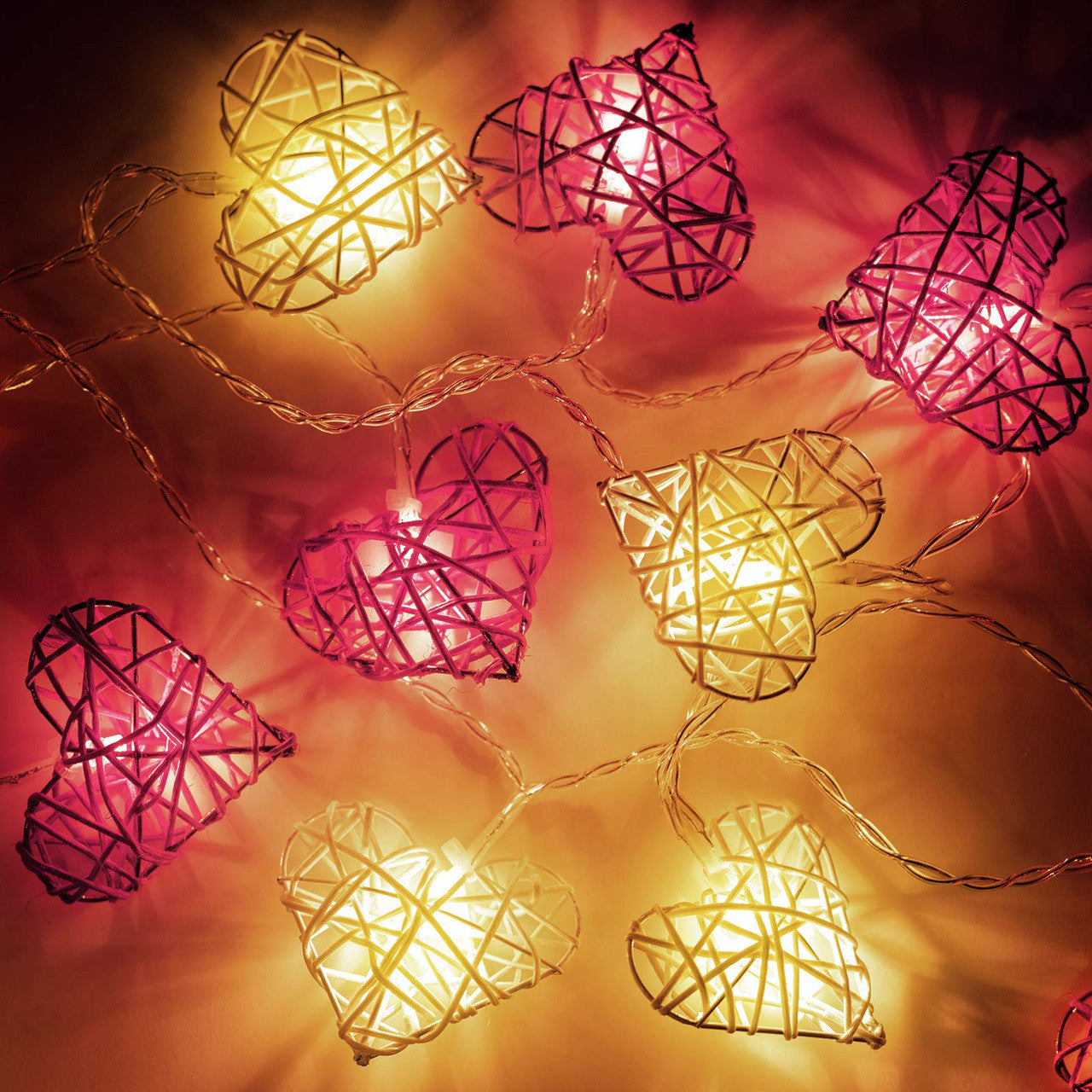 50 Red and White 3D Hollowed Rattan Heart-Shaped 5M LONG String Fairy Lights, Battery (AA) Indoor & Outdoor V382-REDWHHRTRATTBATT50