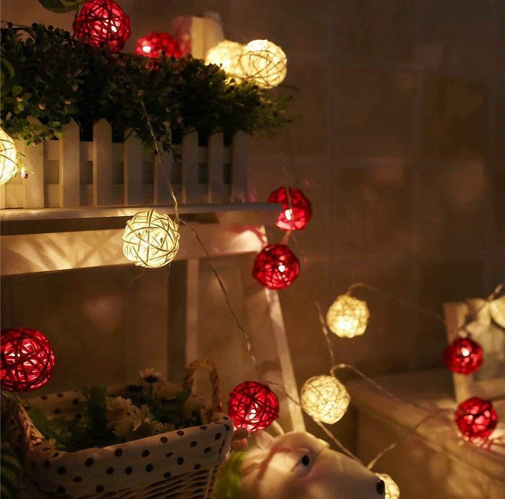 1 Set of Red and White5cm Rattan Cane 20 Ball Battery Powered 3m String Lights Christmas Gift Home Wedding V382-REDWHITERATTBALLBATT20
