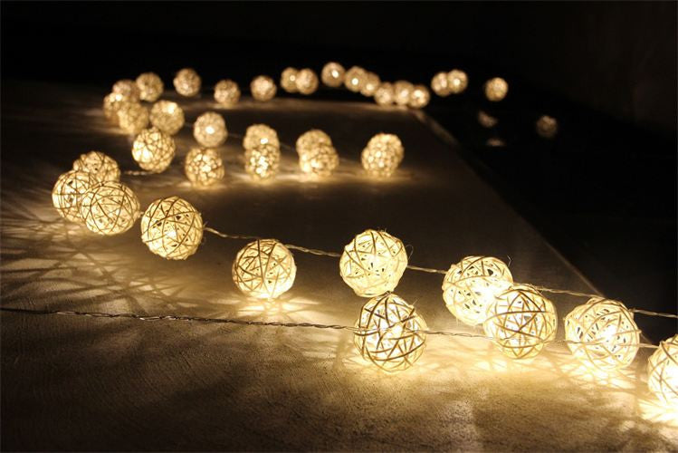 1 Set of 20 LED Cream White 5cm Rattan Cane Ball Battery Powered String Lights Christmas Gift Home Wedding V382-WHRATTBALLBATT20