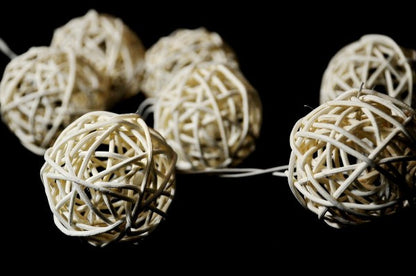 1 Set of 20 LED Cream White 5cm Rattan Cane Ball Battery Powered String Lights Christmas Gift Home Wedding V382-WHRATTBALLBATT20