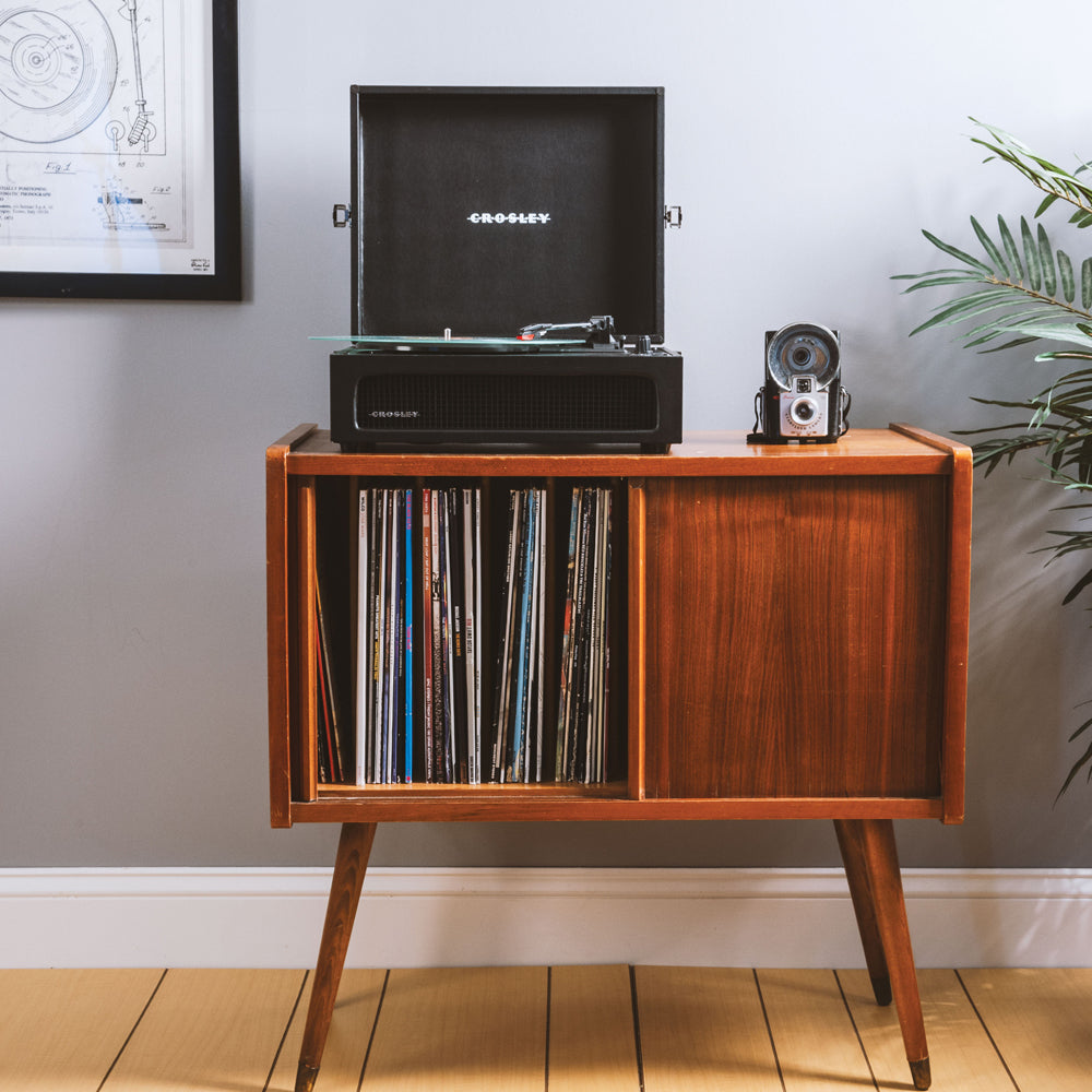 Crosley Voyager Bluetooth Portable Turntable - Black + Bundled Majority D40X Bluetooth Speakers - Black V398-CR8017BMY-BK4