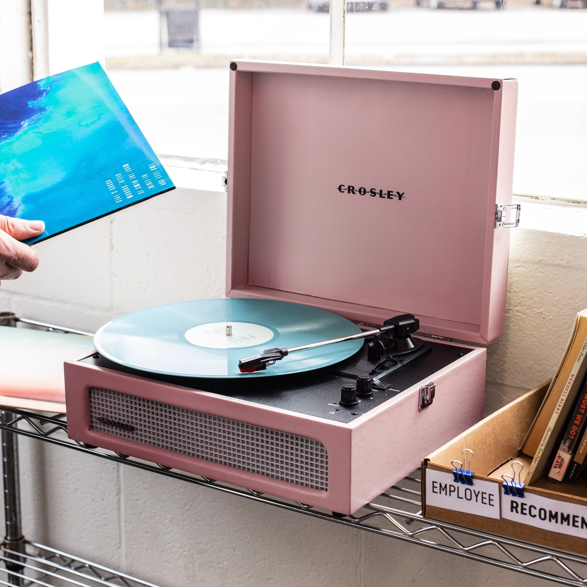 Crosley Voyager Bluetooth Portable Turntable - Amethyst V398-CRIW8017B-AM4