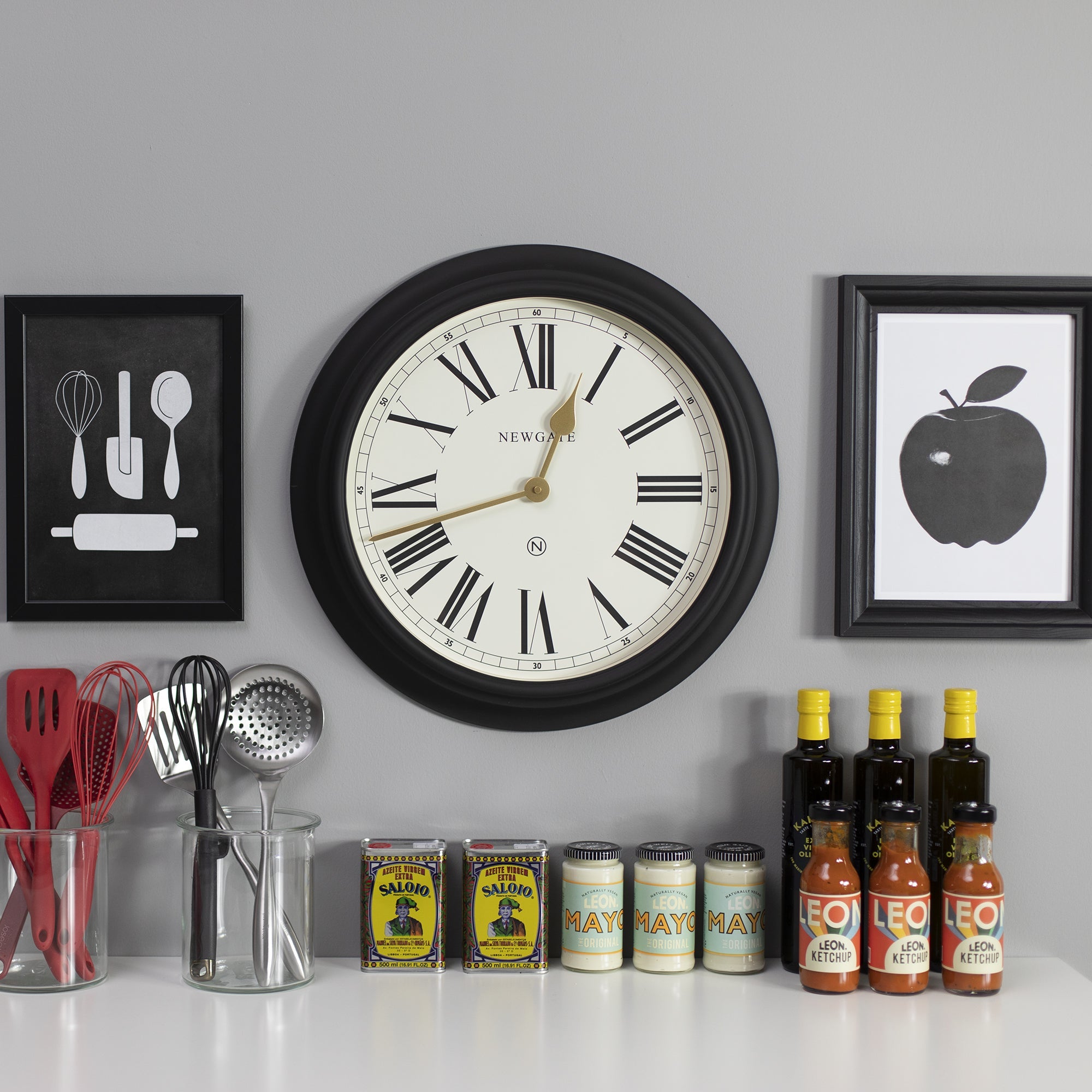 Newgate Chocolate Shop Wall Clock Silicone Cave Black & Cream V398-NGCHOC737CK