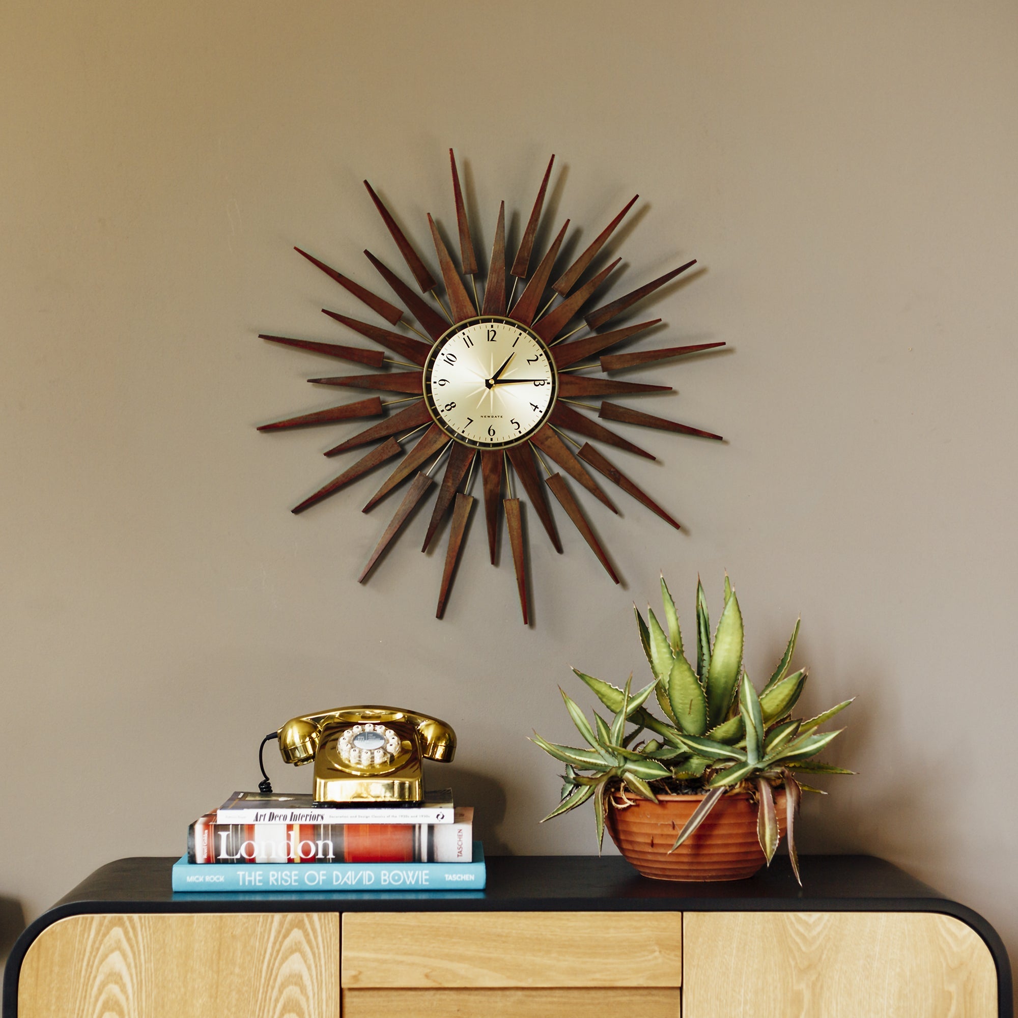 Newgate Pluto Clocks V398-NGPLUTOG