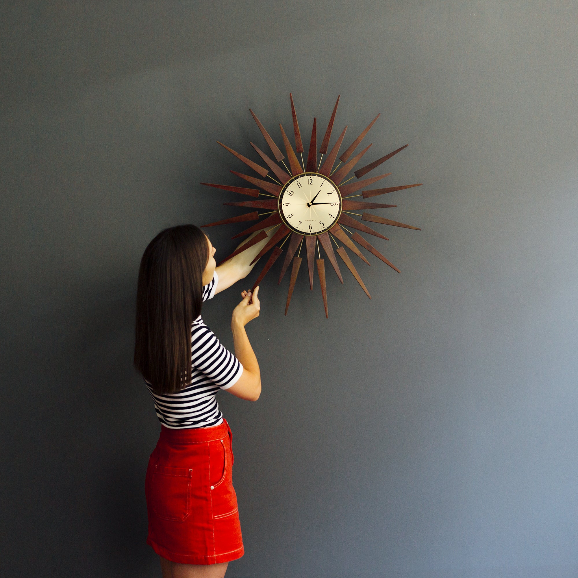 Newgate Pluto Clocks V398-NGPLUTOG