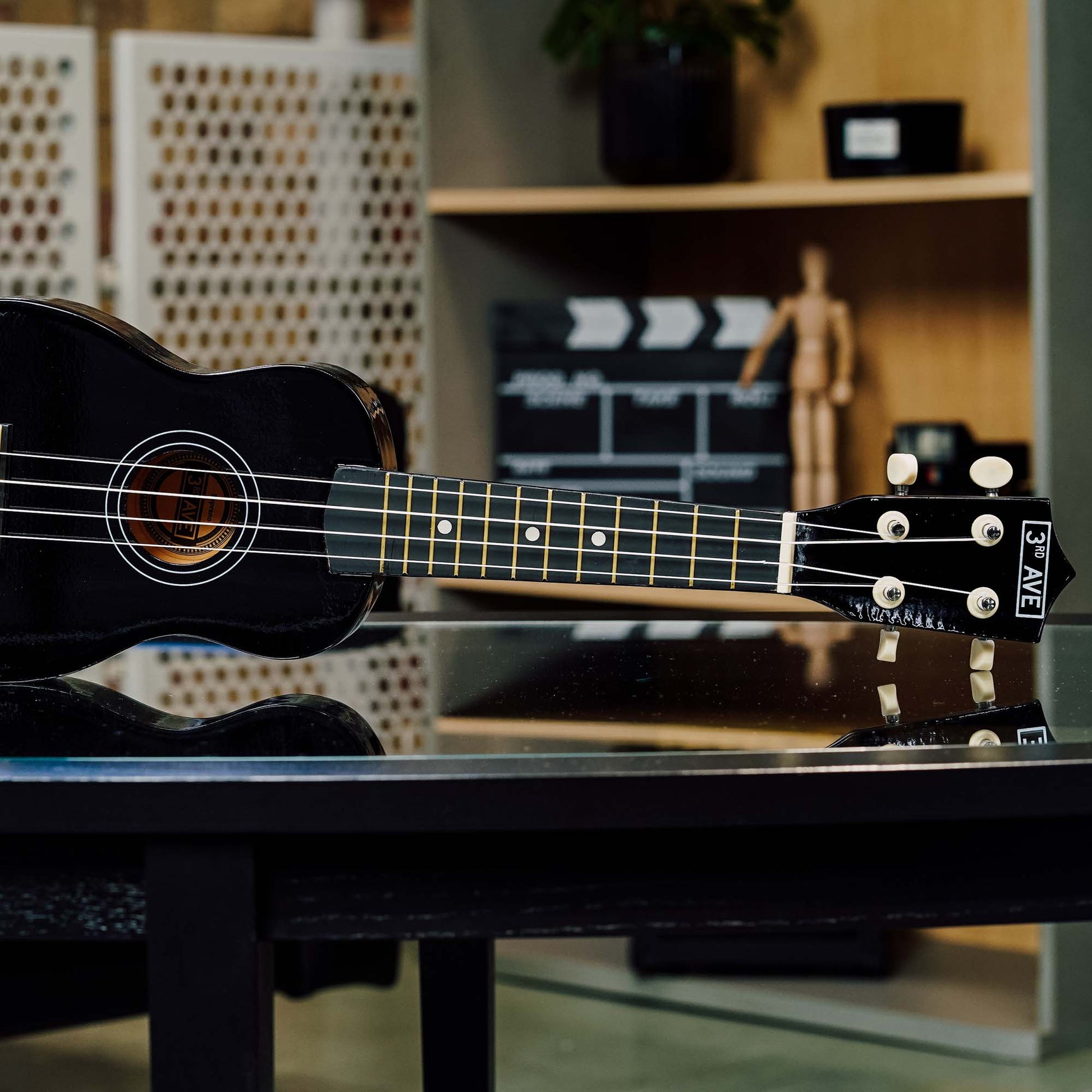 3rd Avenue Soprano Ukulele - Black V398-NM-STX40BK