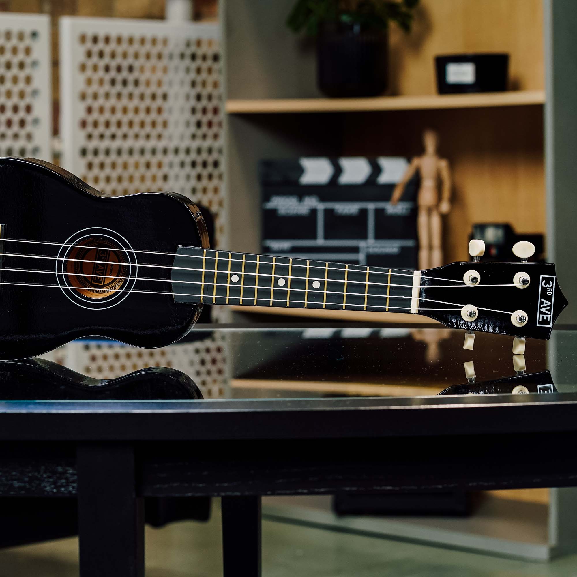 3rd Avenue Soprano Ukulele - Black V398-NM-STX40BK