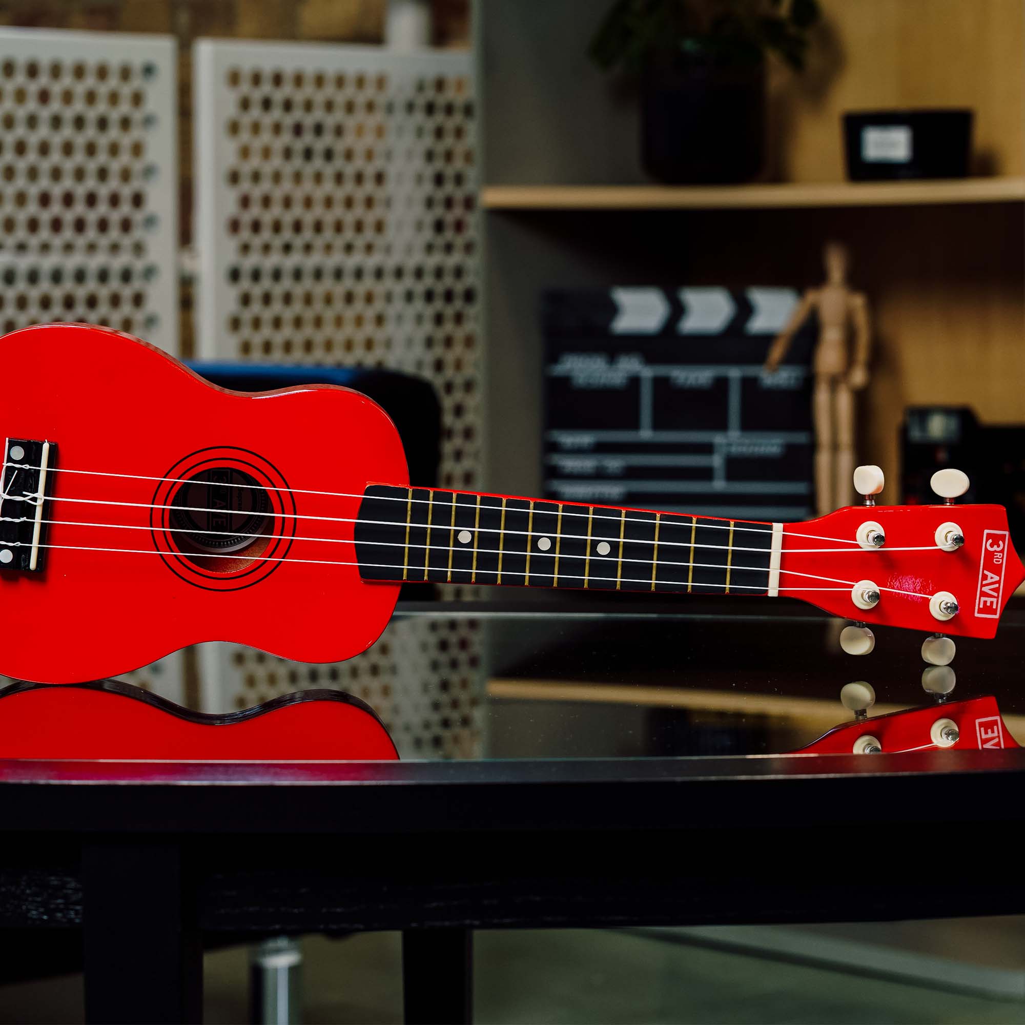 3rd Avenue Soprano Ukulele - Red V398-NM-STX40RD