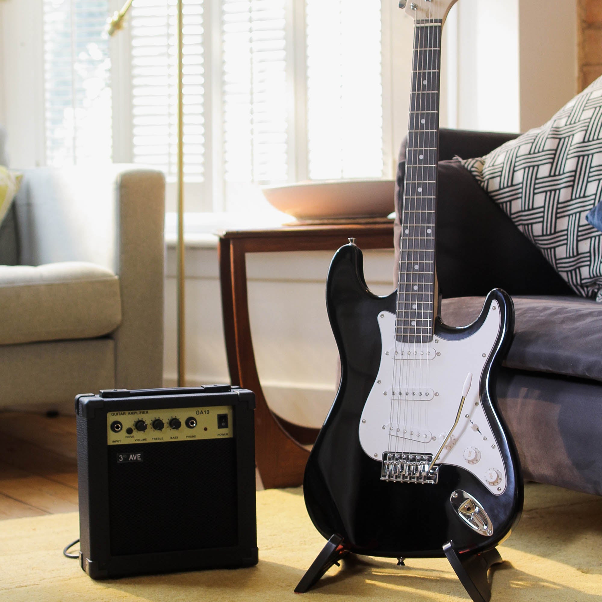 3rd Avenue Electric Guitar Pack - Black V398-NM-XF203ABKPK
