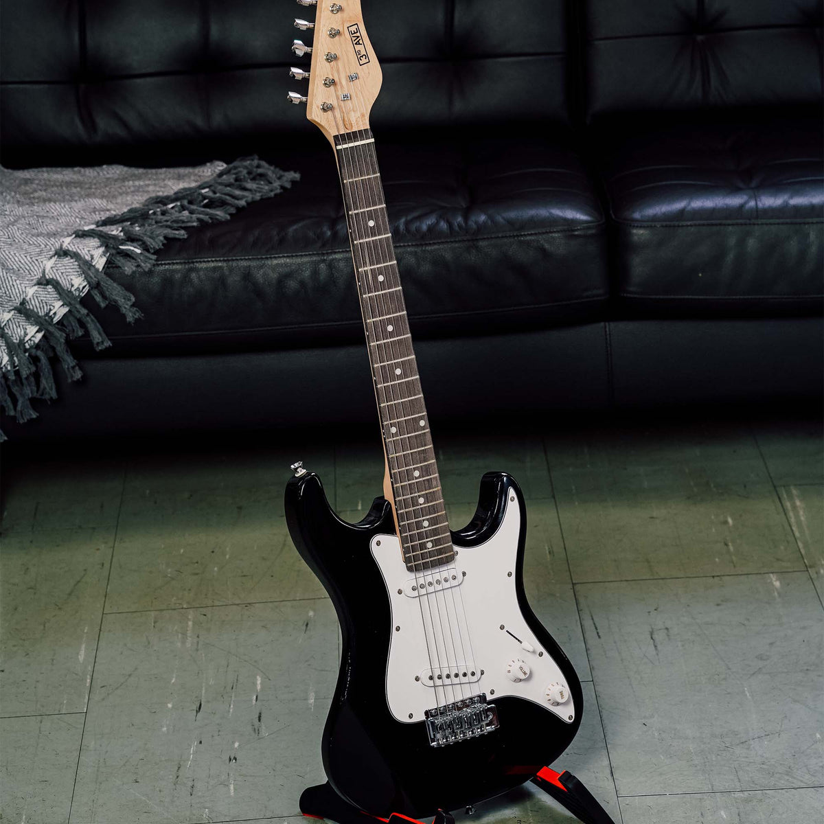 3rd Avenue 3/4 Size Electric Guitar Pack - Black V398-NM-XF203CBKPK