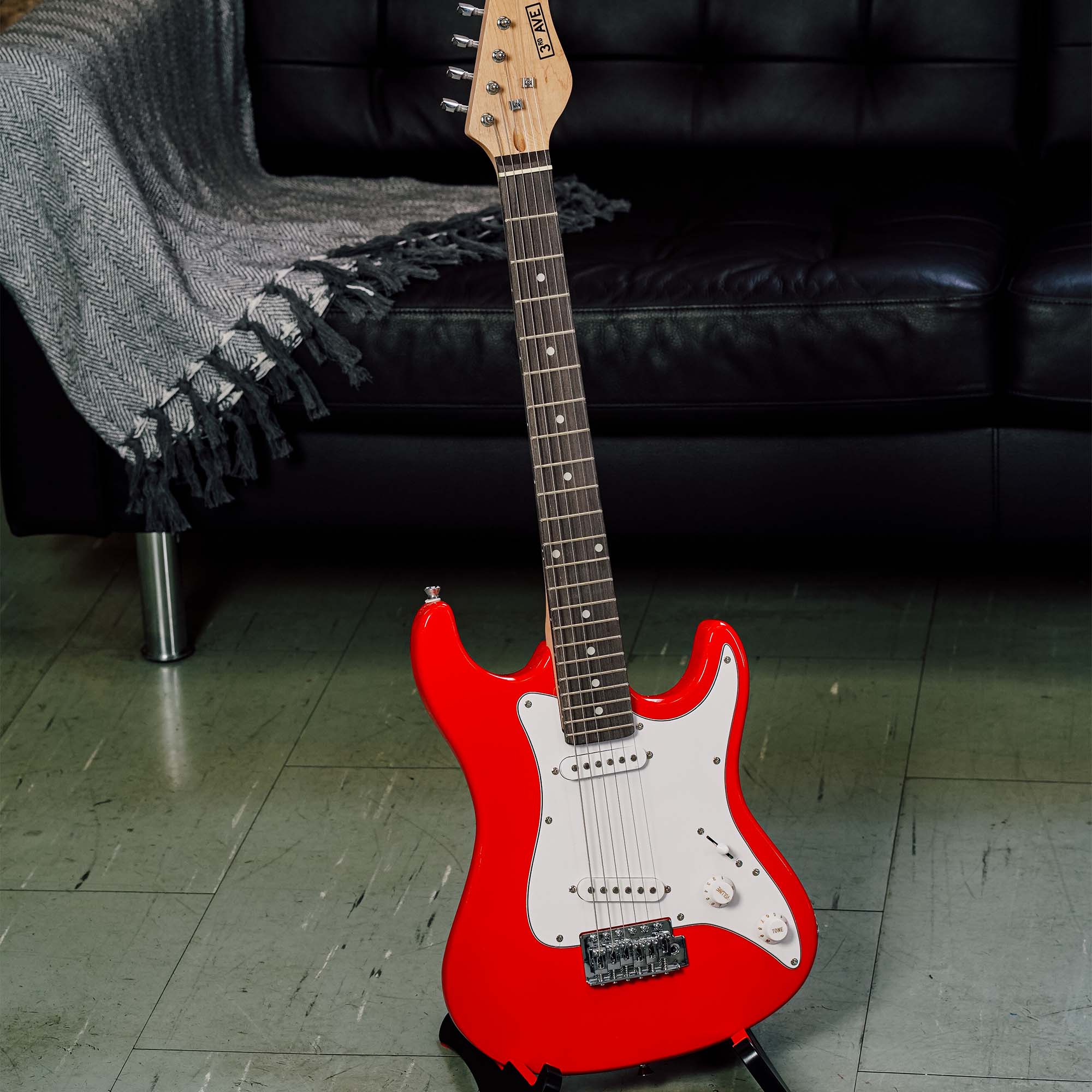 3rd Avenue 3/4 Size Electric Guitar - Red V398-NM-XF203CRDPK