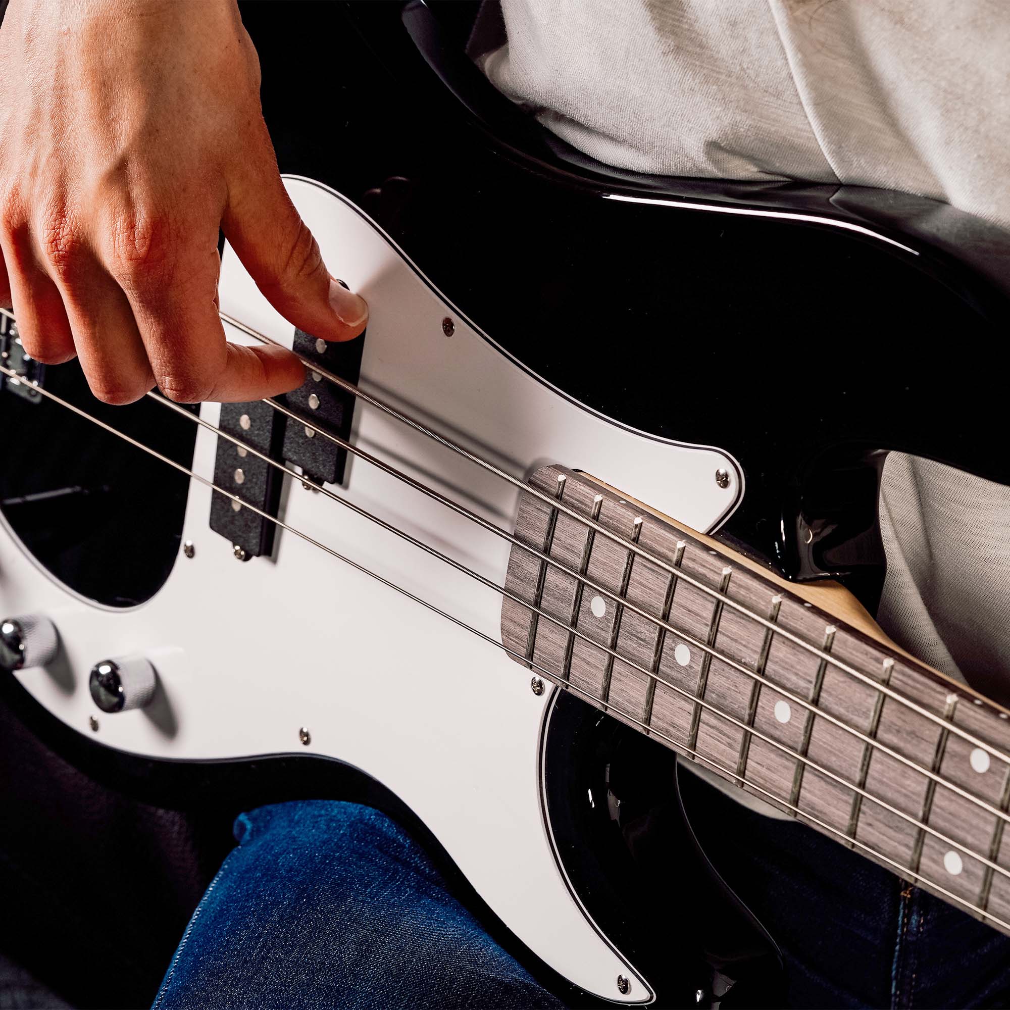 3rd Avenue Bass Guitar Pack V398-NM-XF204ABKPK