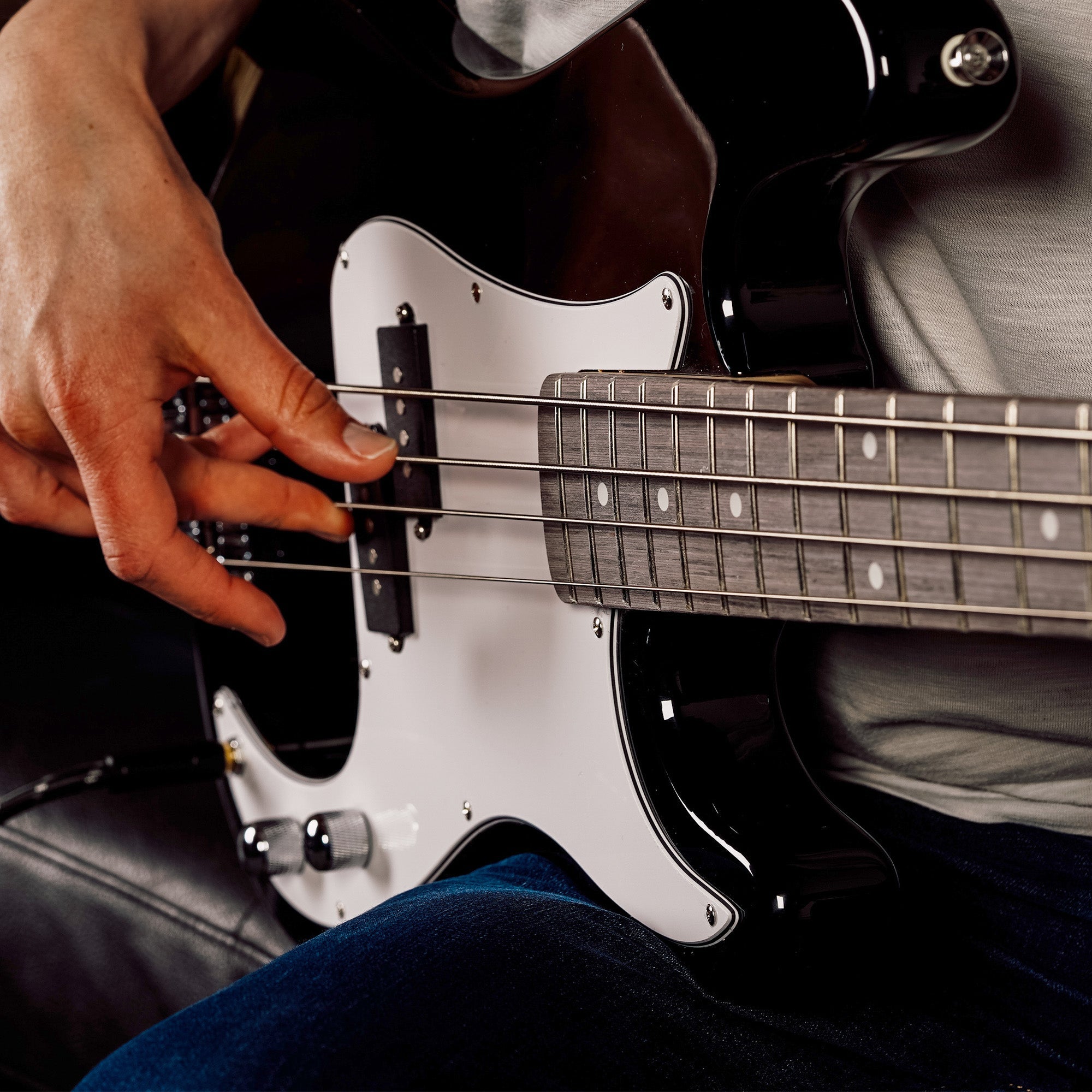 3rd Avenue Bass Guitar Pack V398-NM-XF204ABKPK