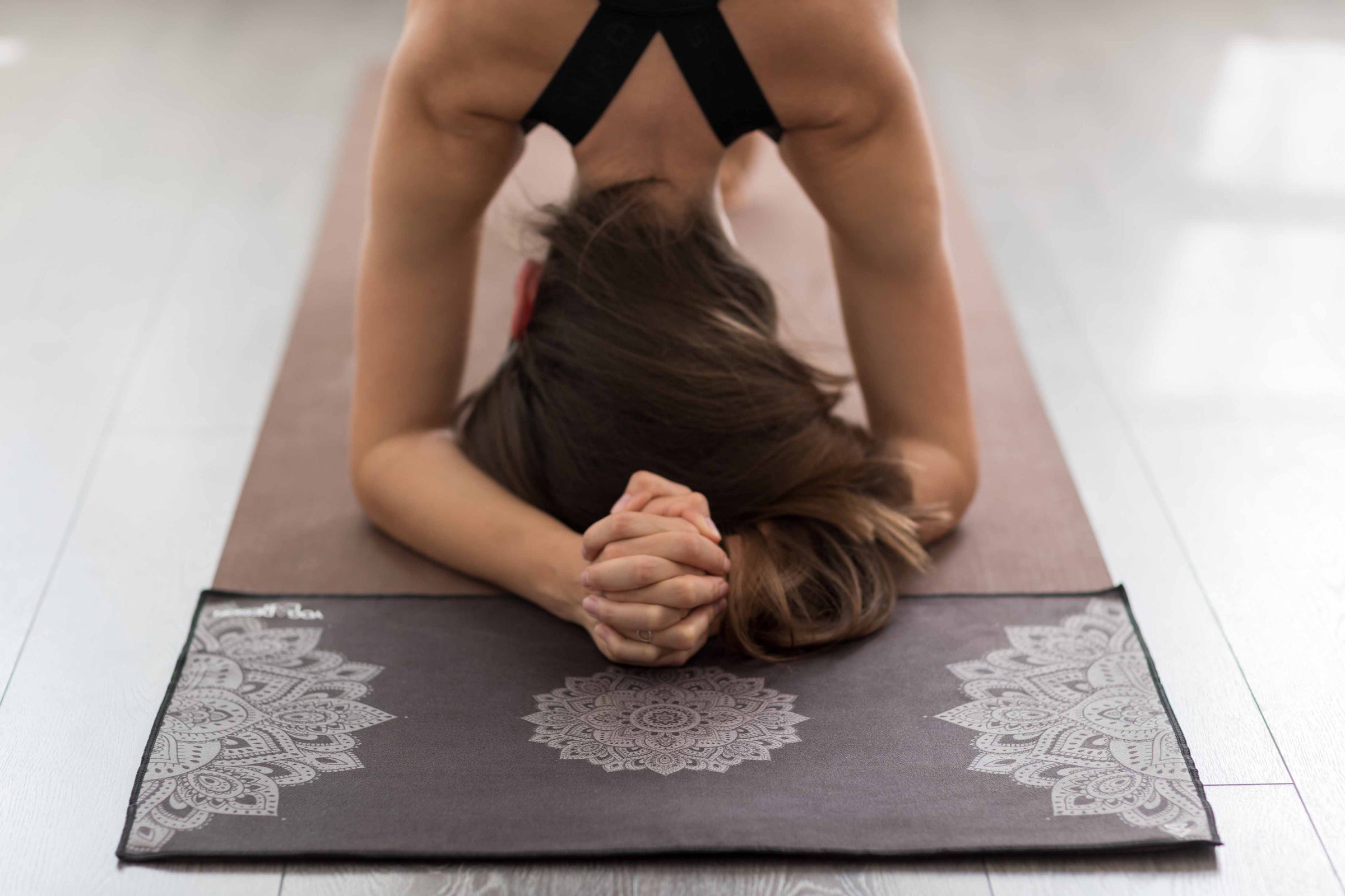 Yoga Design Lab Hand Yoga Towel Mandala Black V398-YDL-HT-MANDALA BLACK