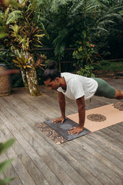 Yoga Design Lab Hand Yoga Towel Mandala Black V398-YDL-HT-MANDALA BLACK