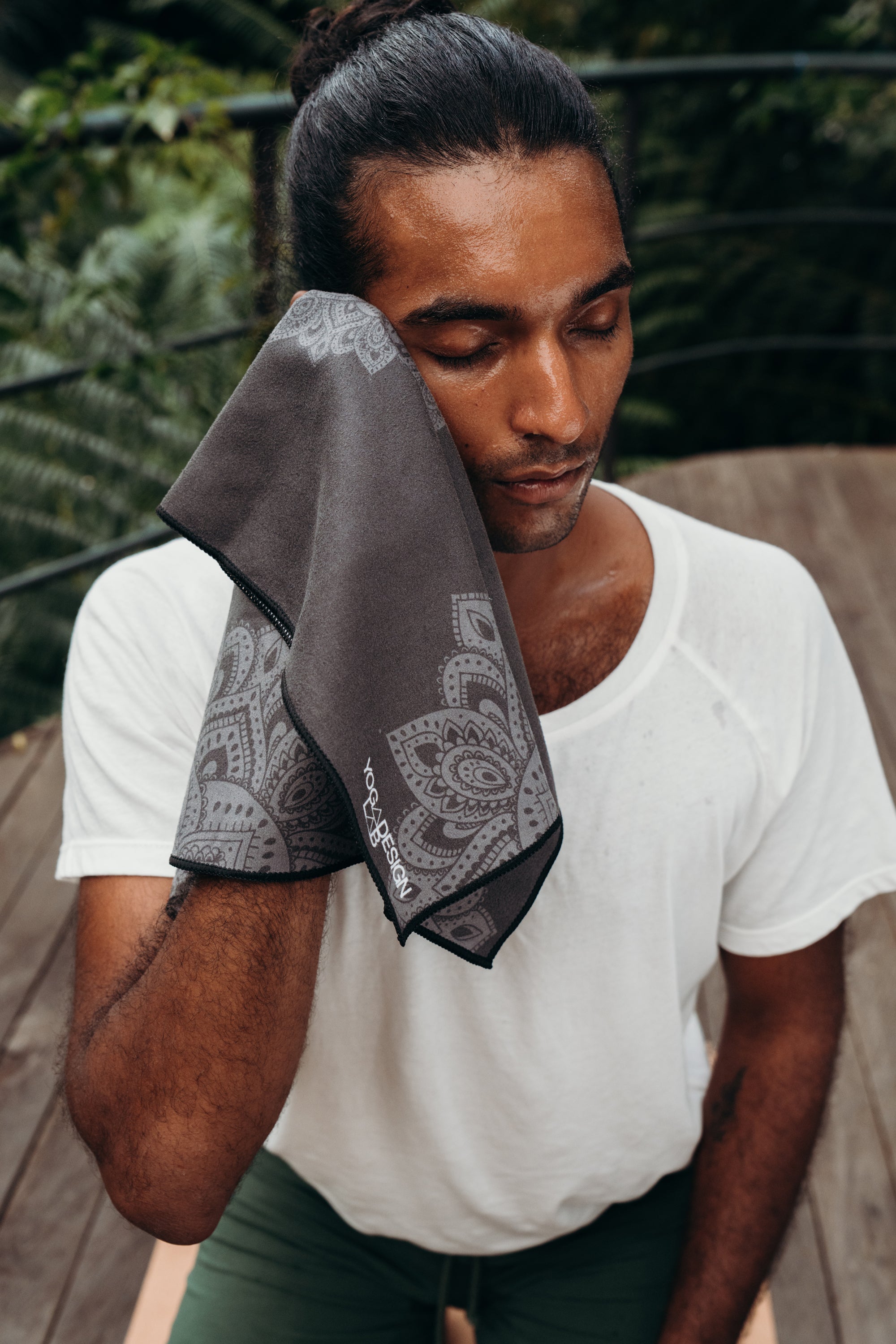 Yoga Design Lab Hand Yoga Towel Mandala Black V398-YDL-HT-MANDALA BLACK