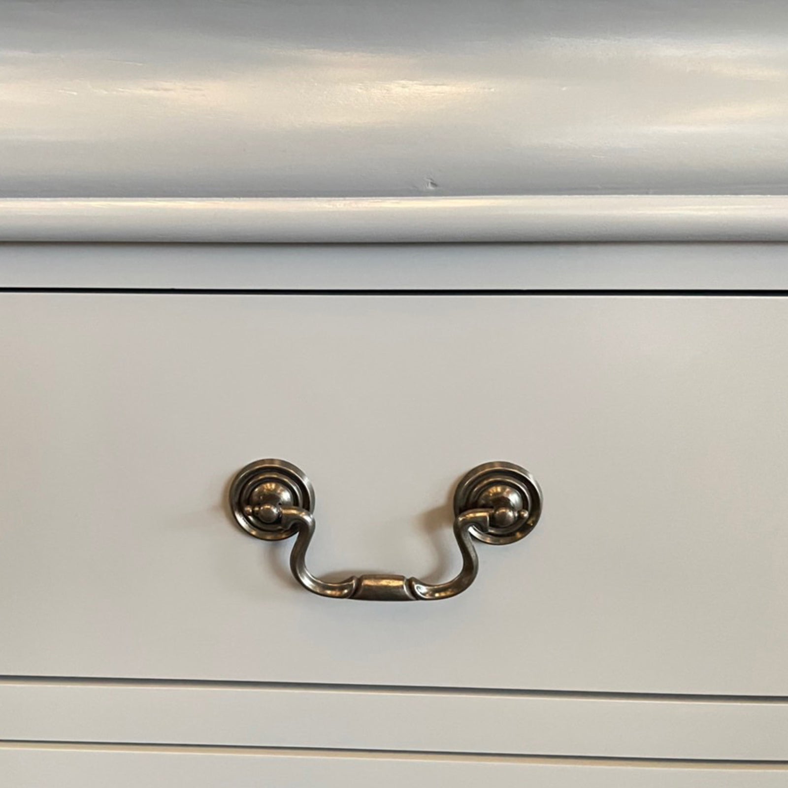 Dressing Chest with 6 Storage Drawers in Solid Wooden Mirror Metal Handles White Colour V43-DRS-SPNC-WH