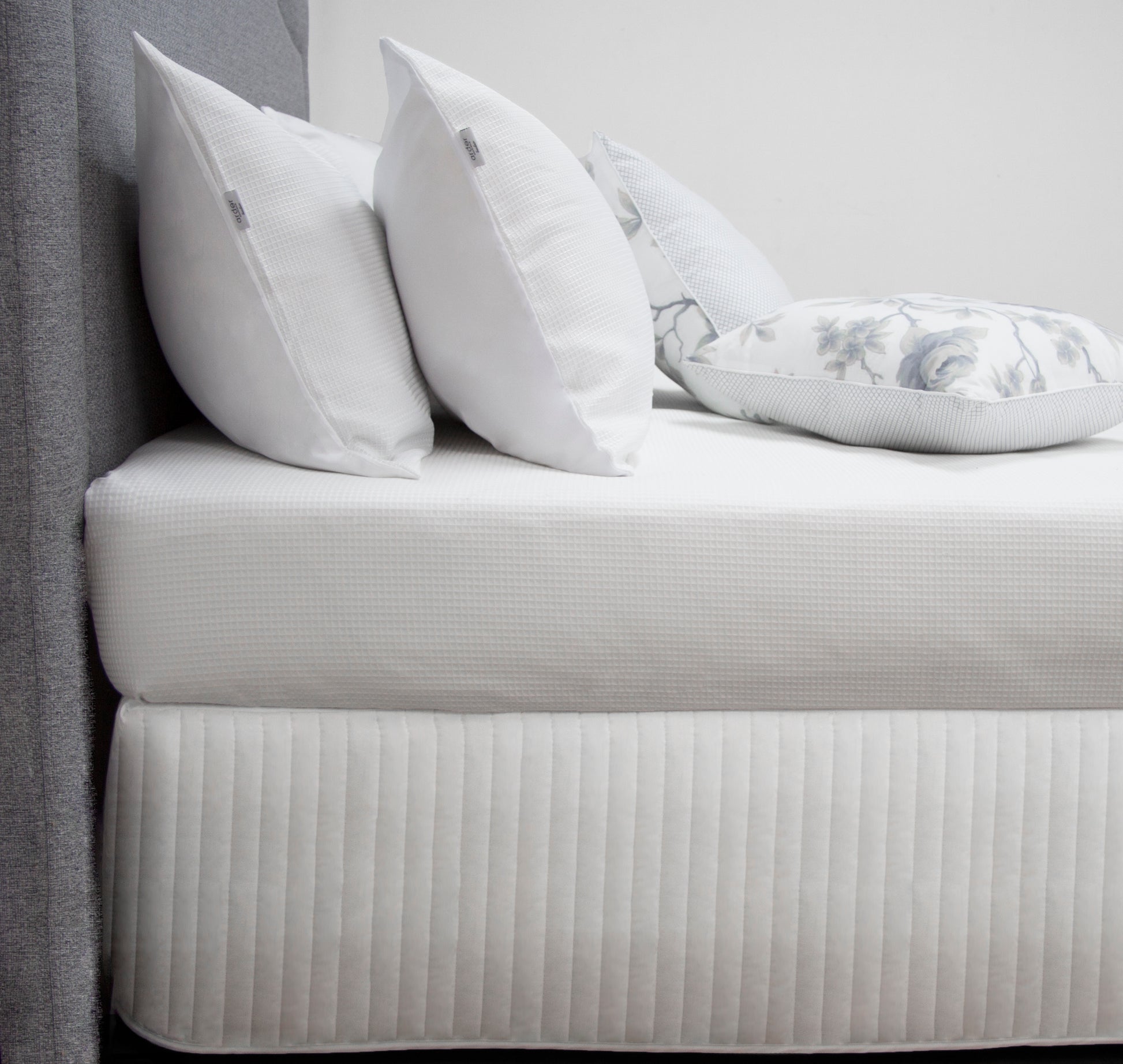 Quilted VALANCE - KING SINGLE V441-QV2587WHTKS
