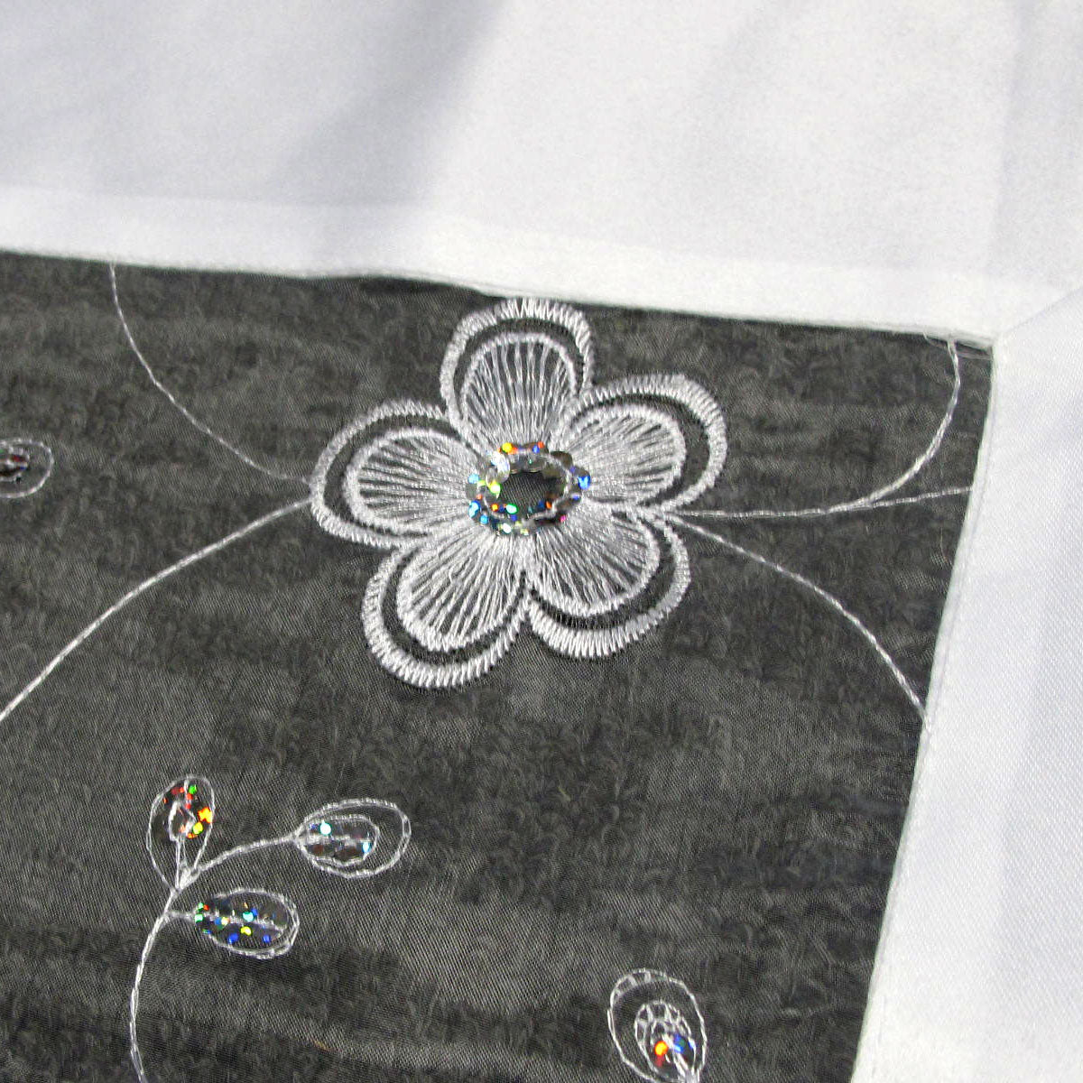White Sequined Organza Glitter Table Cloth Topper 90 x 90 cm V442-ABR-TABLEC-RANDOMTOPPER-WHITE-SQ