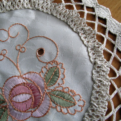 Set of 2 Embroidered Doilies Floral 10 V442-ABR-TABLEPLACEMAT-FLORAL10-CREAM-RD