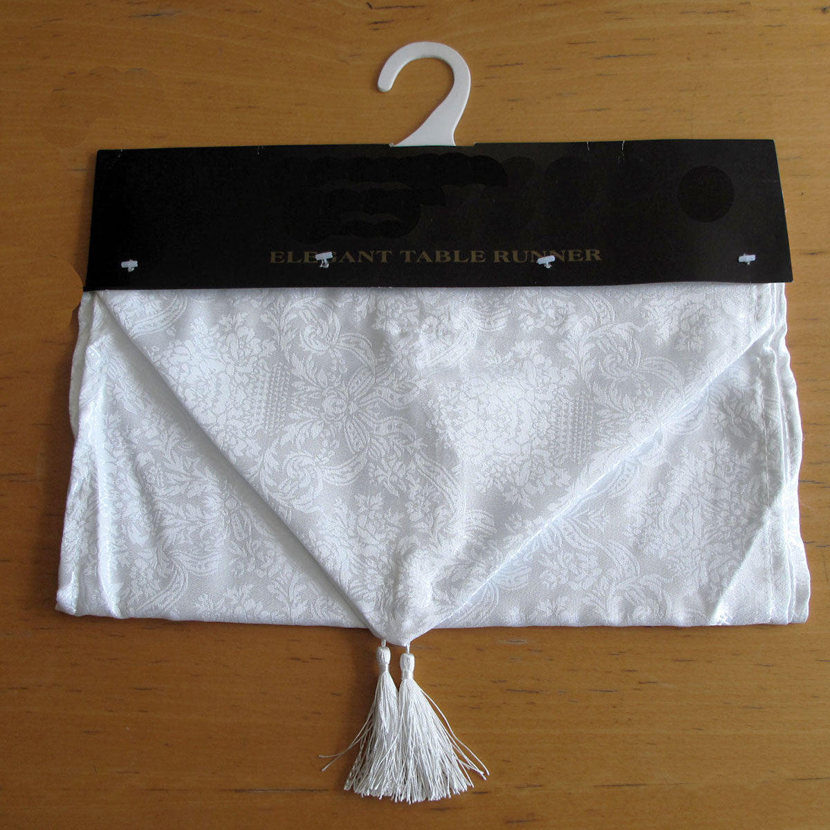 Damask White Elegant Polyester Jacquard Table Runner 38 x 90 cm V442-ABR-TABLER-DAMASK90CM-WHITE-RE