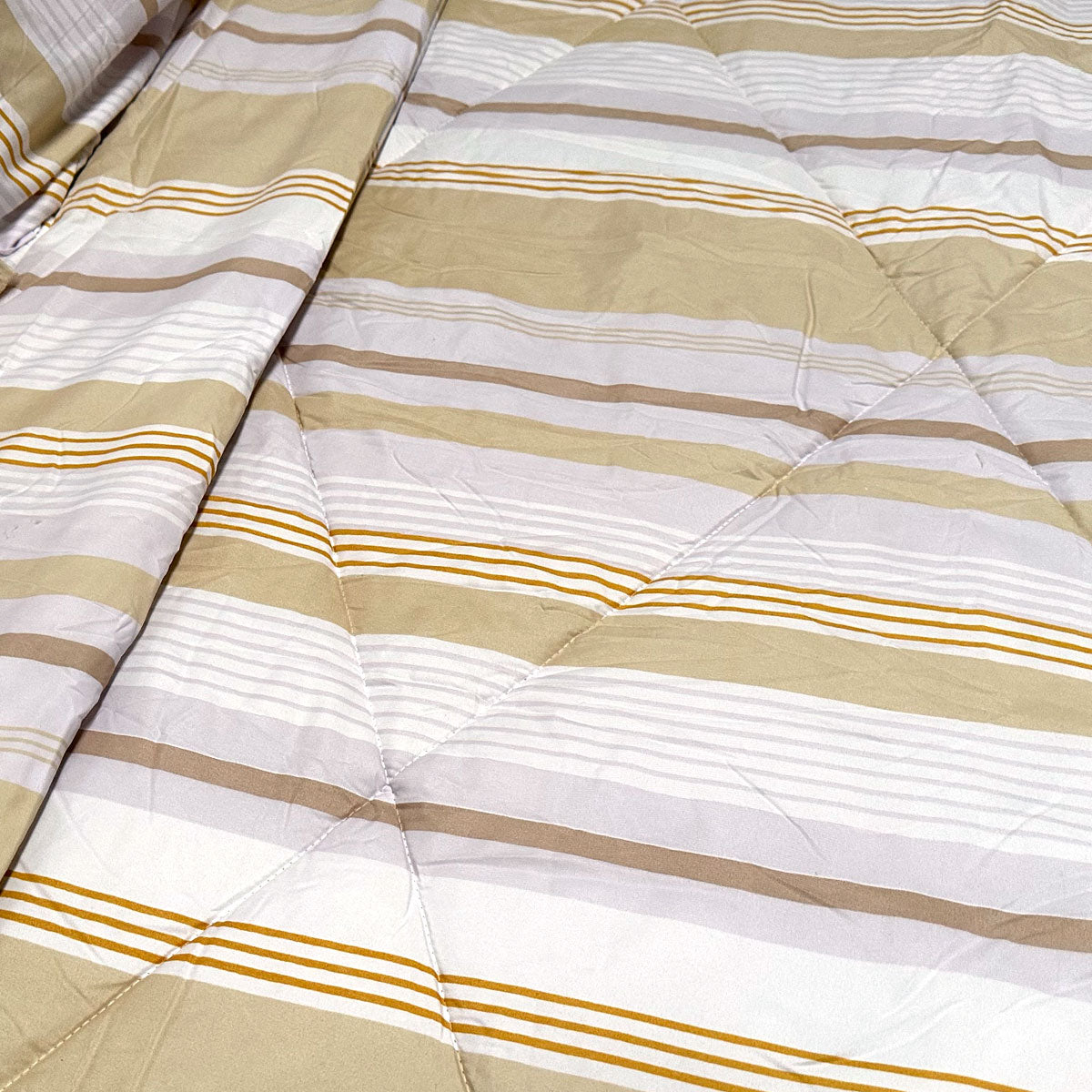 Hotel Living 3 Pce Light Weight Comforter Set Queen/King Oscar Stripes V442-ATX-COMFORTER-OSCARO3-LIGHTGOLD-QS