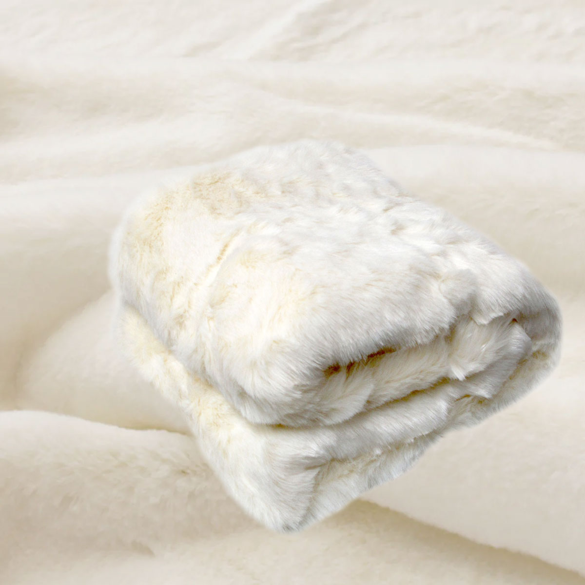Polar Bear Luxury Faux Fur Throw Rug 127 x 152 cm V442-ATX-THROW-23LUXPOLAR-NATURAL-RE