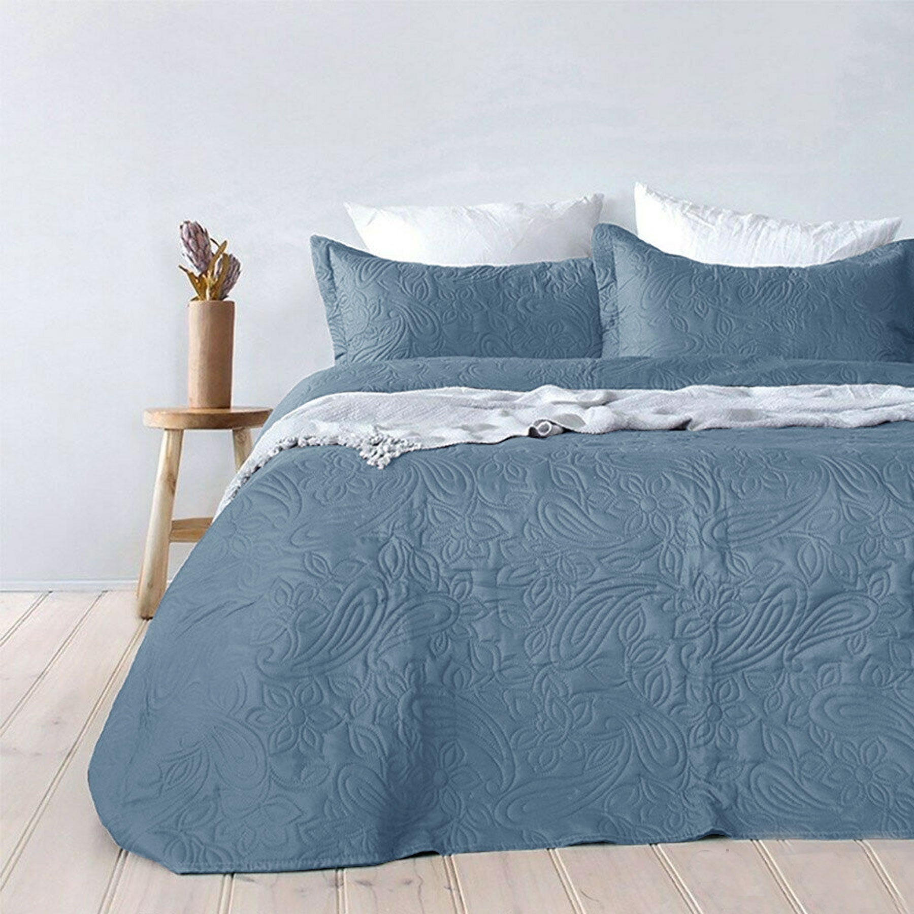 Bambury Paisley Embossed Blue Coverlet Set Queen/King V442-BBY-COVERLET-PAISLEY-BLUE-QS
